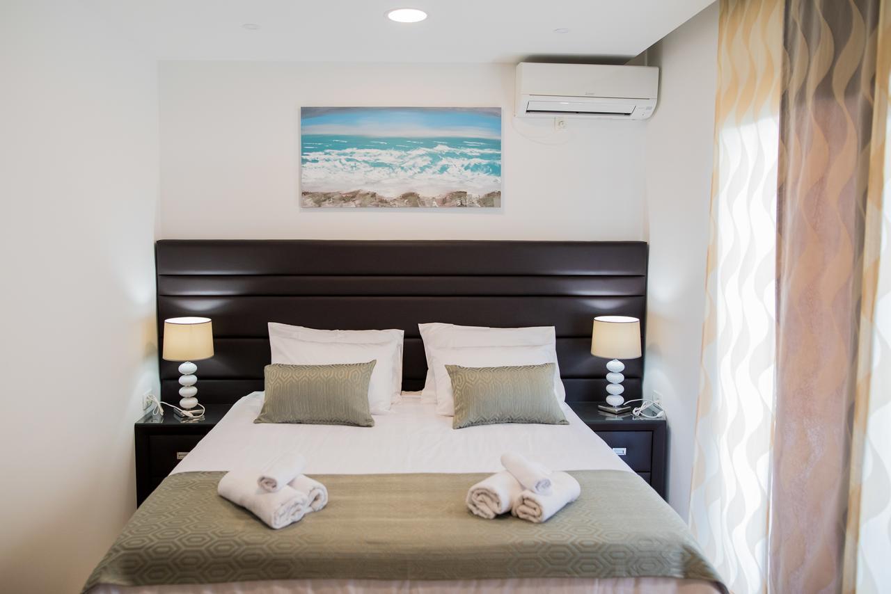Lct Blue Lions Apartments ポドストラナ エクステリア 写真