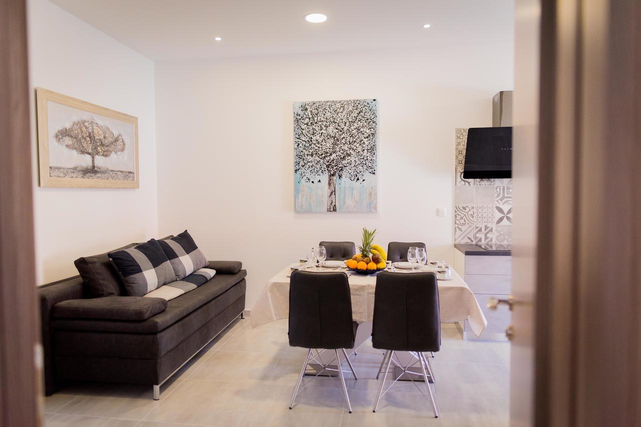 Lct Blue Lions Apartments ポドストラナ エクステリア 写真