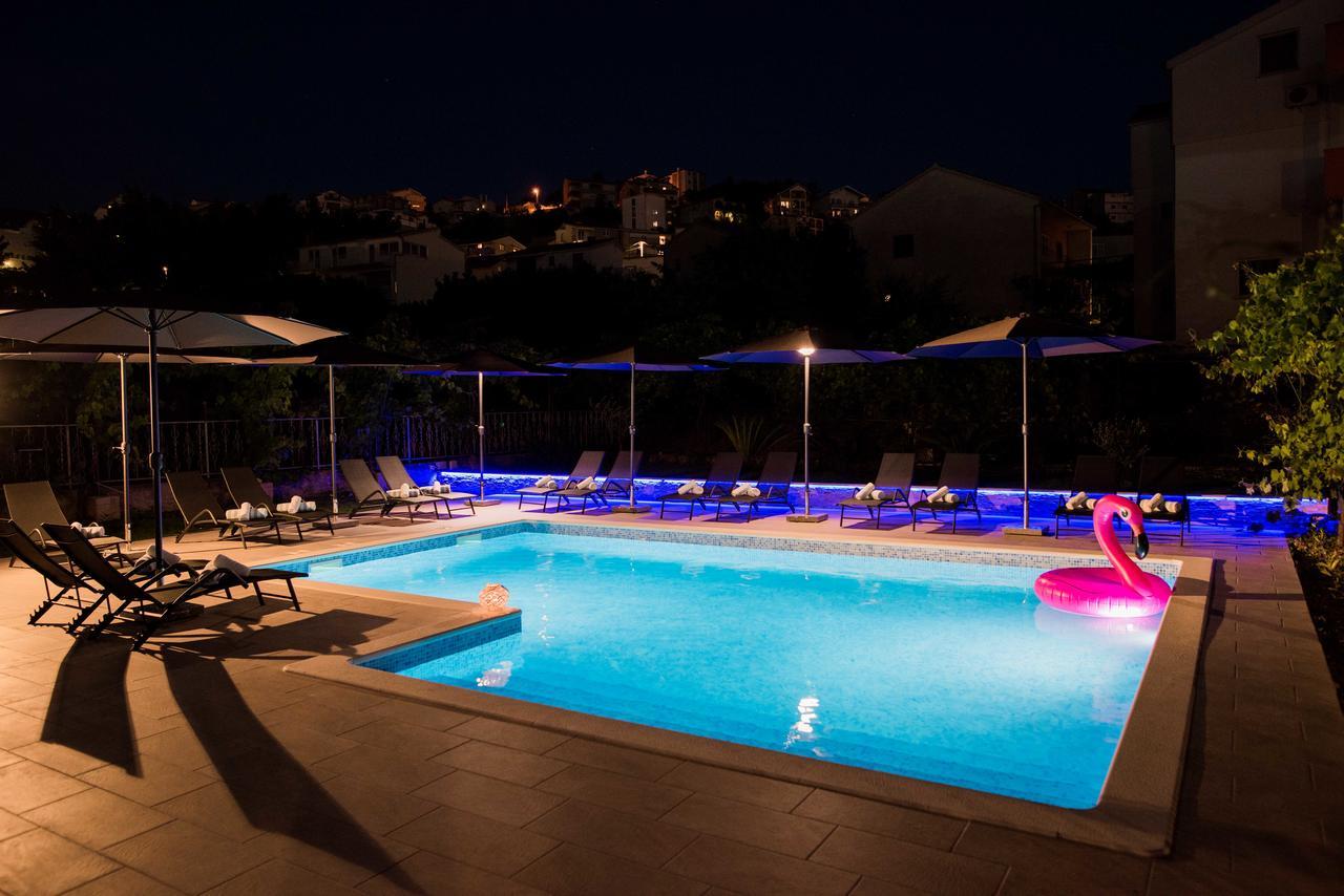 Lct Blue Lions Apartments ポドストラナ エクステリア 写真
